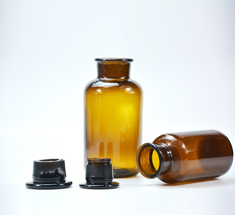 Glass Reagent Laboratory Bottle